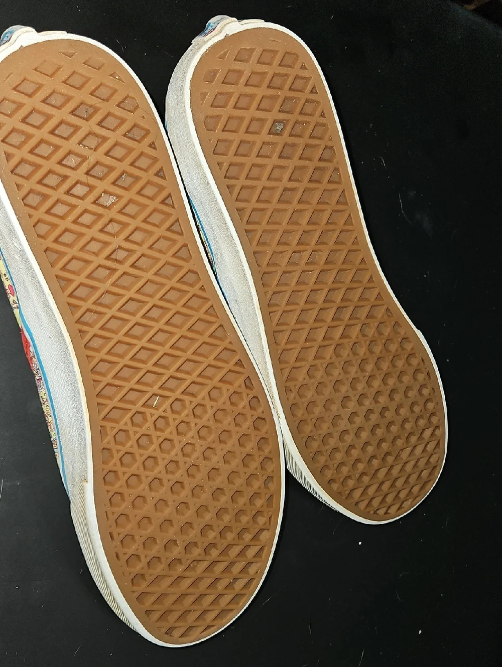 Vans Slip-On 'Where's Waldo' Print in Yellow & Red Size 9 Mens